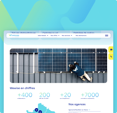 Technicien installant des panneaux solaires sur un toit pour Wewise
